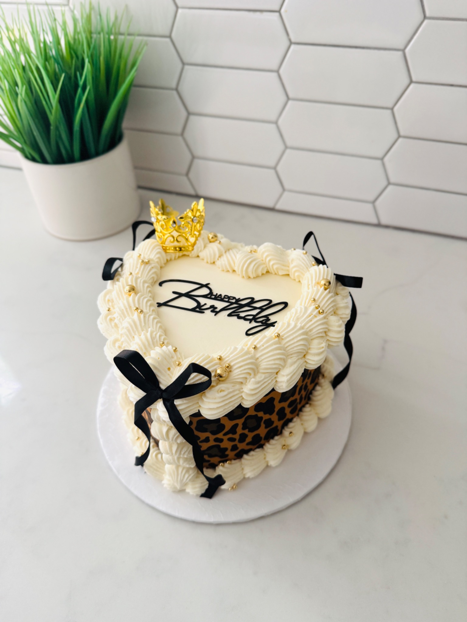 Elegant birthday crown heart cake